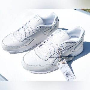 Reebok Womens Classic Tennis Shoe - BRAND NEW